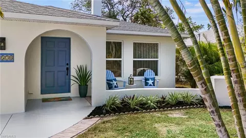 578 100th Ave N, Naples, FL 34108