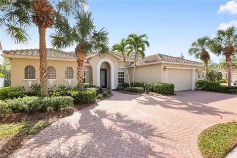 1424 Serenity Cir, Naples, FL 34110