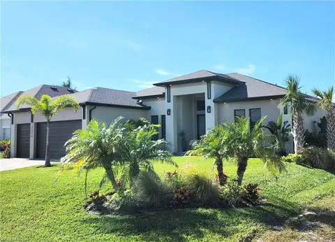 2326 NW 33rd Pl, Cape Coral, FL 33993