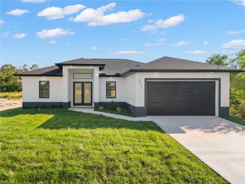 2917 24th St W, Lehigh Acres, FL 33971