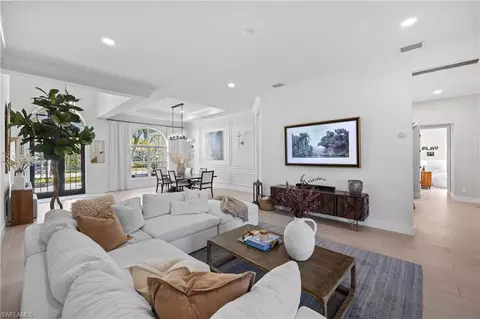 335 Cypress Way W, Naples, FL 34110