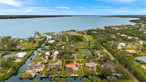 60 Lagoon Dr, North Fort Myers, FL 33903