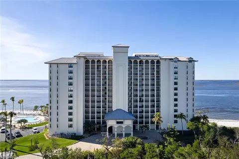 17080 Harbour Point Dr #211, Fort Myers, FL 33908