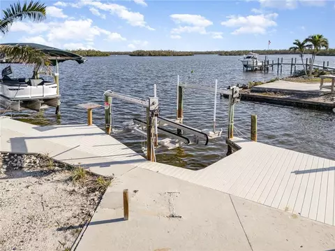 68 Emily Ln, Fort Myers Beach, FL 33931