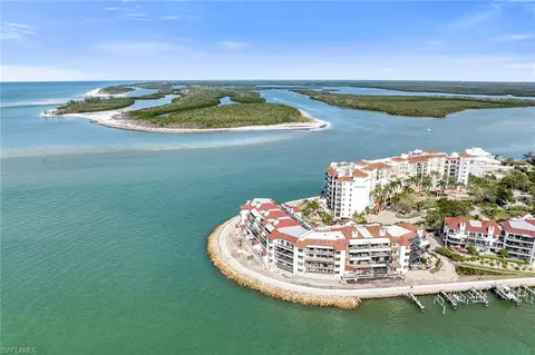 524 La Peninsula Blvd #524, Naples, FL 34113