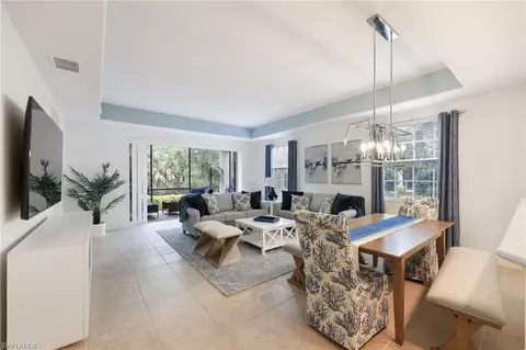 7849 Hawthorne Dr #802, Naples, FL 34113