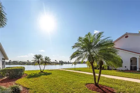 554 Windsor Sq #101, Naples, FL 34104 photo 16