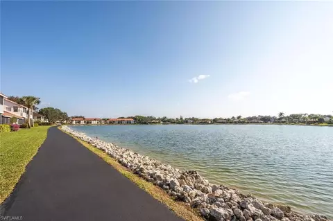 554 Windsor Sq #101, Naples, FL 34104 photo 18