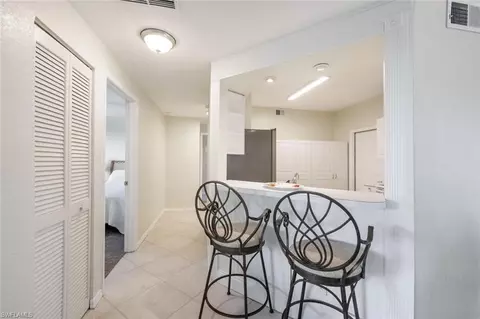 554 Windsor Sq #101, Naples, FL 34104 photo 6