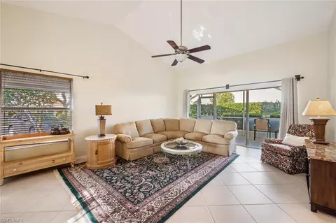 554 Windsor Sq #101, Naples, FL 34104 photo 3