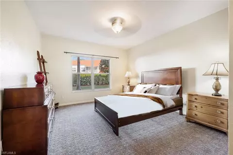 554 Windsor Sq #101, Naples, FL 34104 photo 9