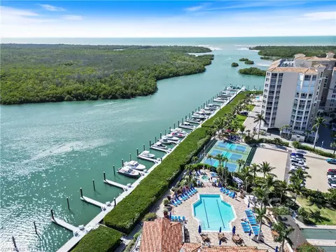 View/Area - 445 Dockside Dr #B903, Naples, FL 34110 photo 3 of 7