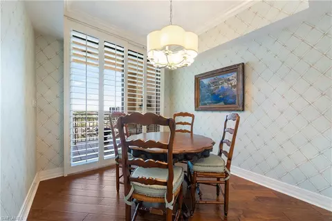 Dining - 445 Dockside Dr #B903, Naples, FL 34110 photo 2 of 3