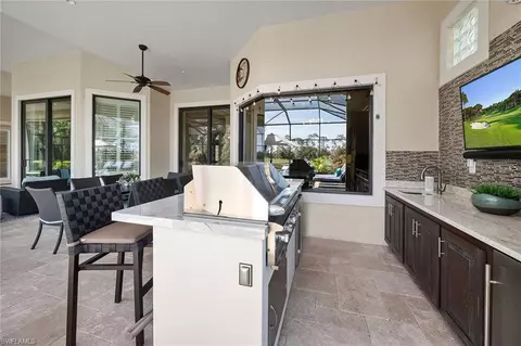 Kitchen - 6653 Costa Cir, Naples, FL 34113 photo 4 of 4