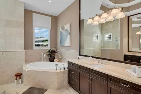 Bath - 6653 Costa Cir, Naples, FL 34113 photo 2 of 3