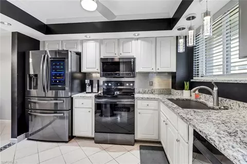 2121 Collier Ave #401, Fort Myers, FL 33901
