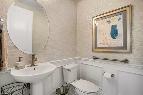 Bath - 7357 Rockefeller Dr, Naples, FL 34119 photo 3 of 3