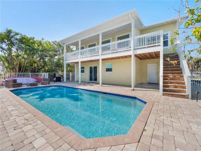 2597 Third St, Matlacha, FL 33993