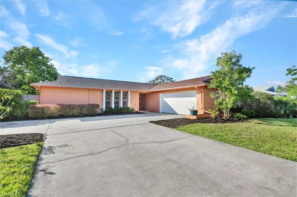 Exterior - 5544 Pernod Dr, Fort Myers, FL 33919 photo 11 of 11