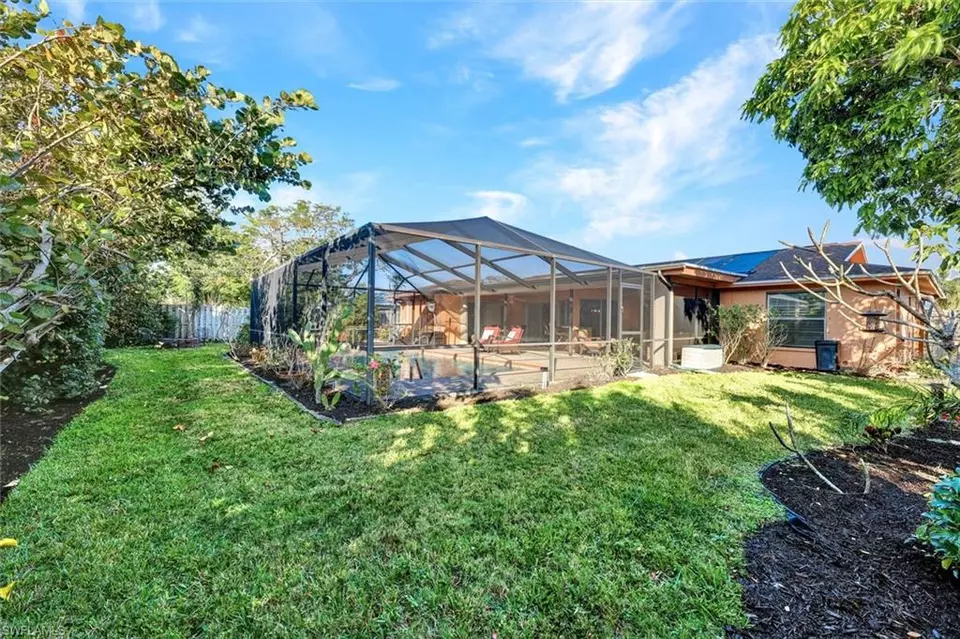 Exterior - 5544 Pernod Dr, Fort Myers, FL 33919 photo 9 of 11