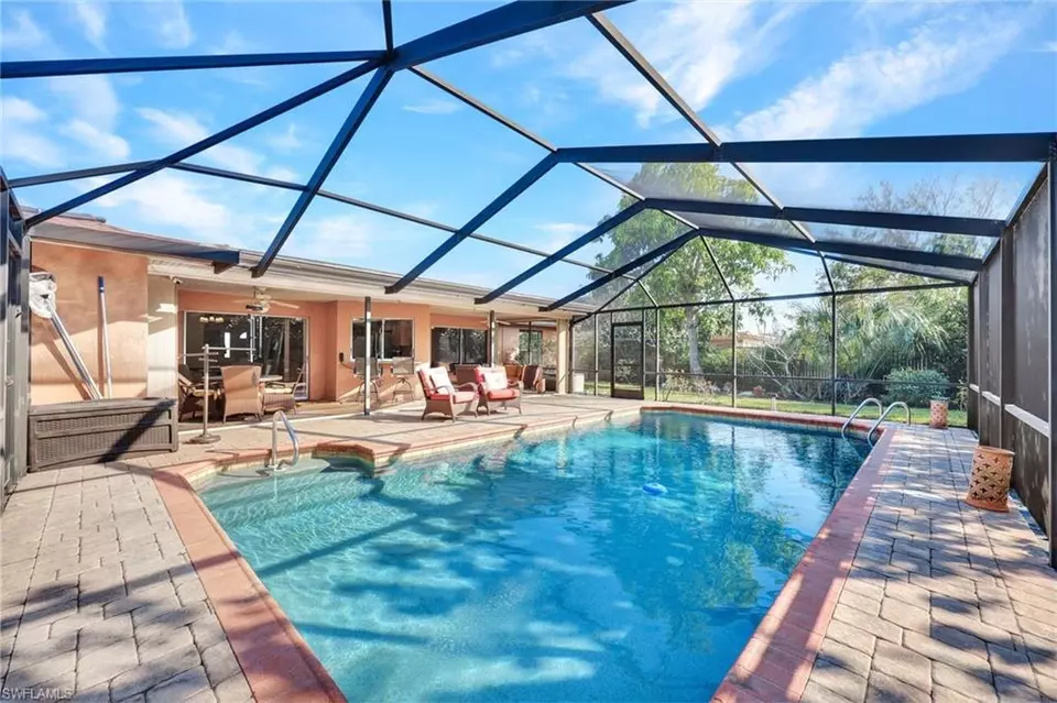 Exterior - 5544 Pernod Dr, Fort Myers, FL 33919 photo 2 of 11