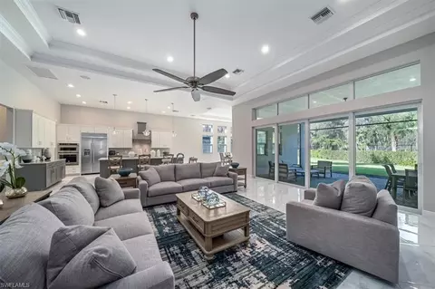 8761 Saint Lucia Dr, Naples, FL 34114