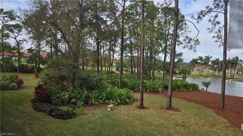 5965 Bloomfield Cir #B208, Naples, FL 34112