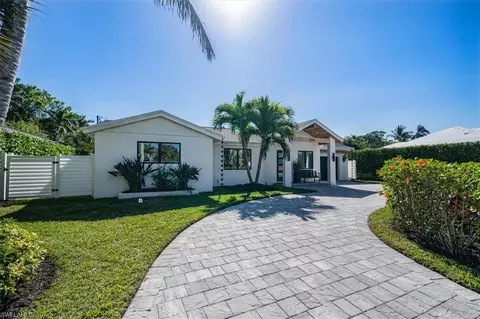 1268 13th Ave N, Naples, FL 34102