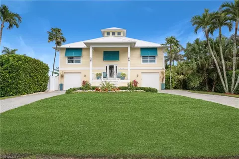 423 San Juan Ave, Naples, FL 34113