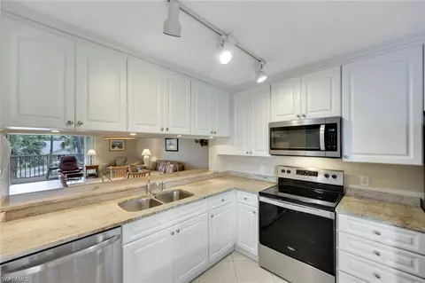 3072 Sandpiper Bay Cir #M203, Naples, FL 34112