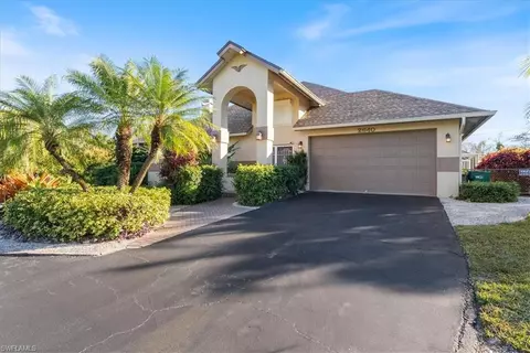 2640 White Blvd, Naples, FL 34117