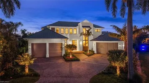 2020 7th St S, Naples, FL 34102 photo 3