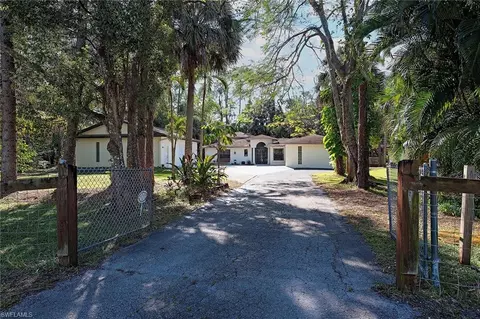 5530 Palmetto Woods Dr, Naples, FL 34119