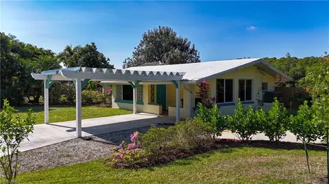 1317 Driftwood Dr, North Fort Myers, FL 33903