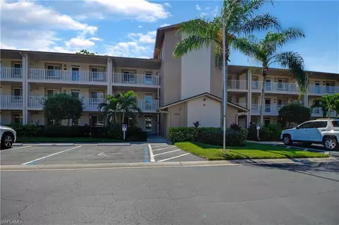 7320 Glenmoor Ln #2105, Naples, FL 34104