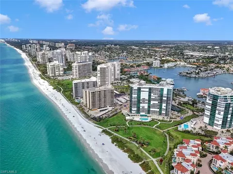 3991 Gulf Shore Blvd N #402, Naples, FL 34103
