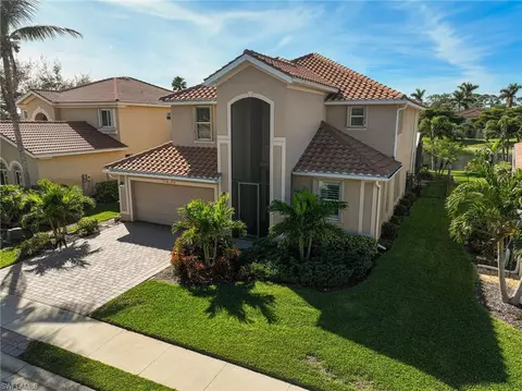 3450 Malagrotta Cir, Cape Coral, FL 33909