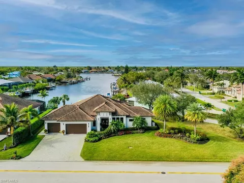 161 Cays Dr, Naples, FL 34114