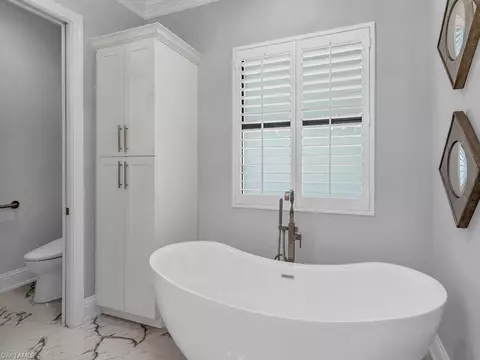 Bath - 161 Cays Dr, Naples, FL 34114 photo 2 of 4