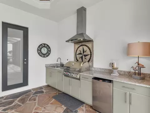 Kitchen - 161 Cays Dr, Naples, FL 34114 photo 6 of 6