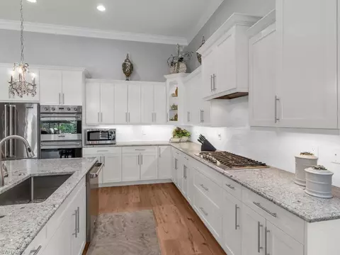Kitchen - 161 Cays Dr, Naples, FL 34114 photo 3 of 6