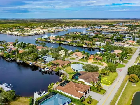View/Area - 161 Cays Dr, Naples, FL 34114 photo 3 of 11