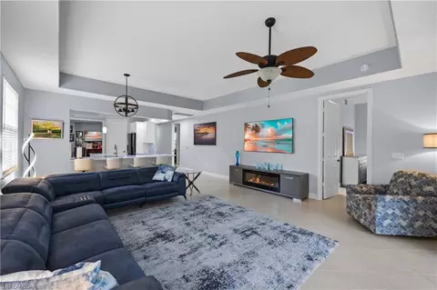 7837 Hawthorne Dr #1102, Naples, FL 34113