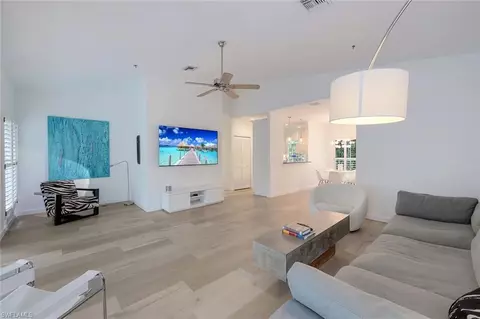 359 2nd St S, Naples, FL 34102