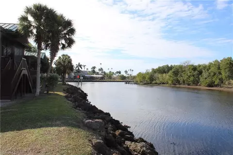 305 Storter Apt 19 Ave N, Everglades City, FL 34139