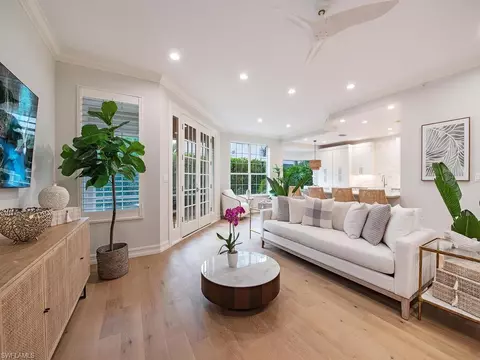 149 Colonade Cir #801, Naples, FL 34103