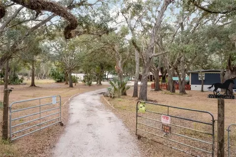 1281 NE River Rock Dr, Arcadia, FL 34266
