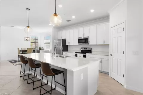 2375 Montserrat Ln #201, Naples, FL 34120