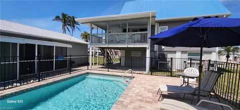 144 Driftwood Ln, Fort Myers Beach, FL 33931