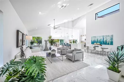 45 Las Brisas Way #46, Naples, FL 34108